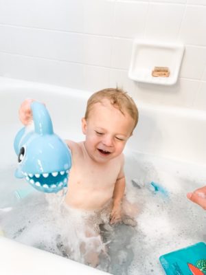Making Bathtime into Playtime - Blessed Farm Mama Life